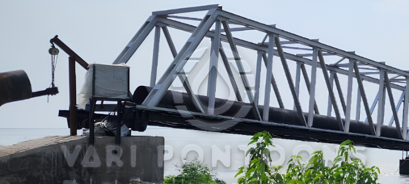 Anti-skid floating walkway decking with safety handrails