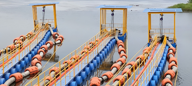 Pipe floats supporting floating pipeline